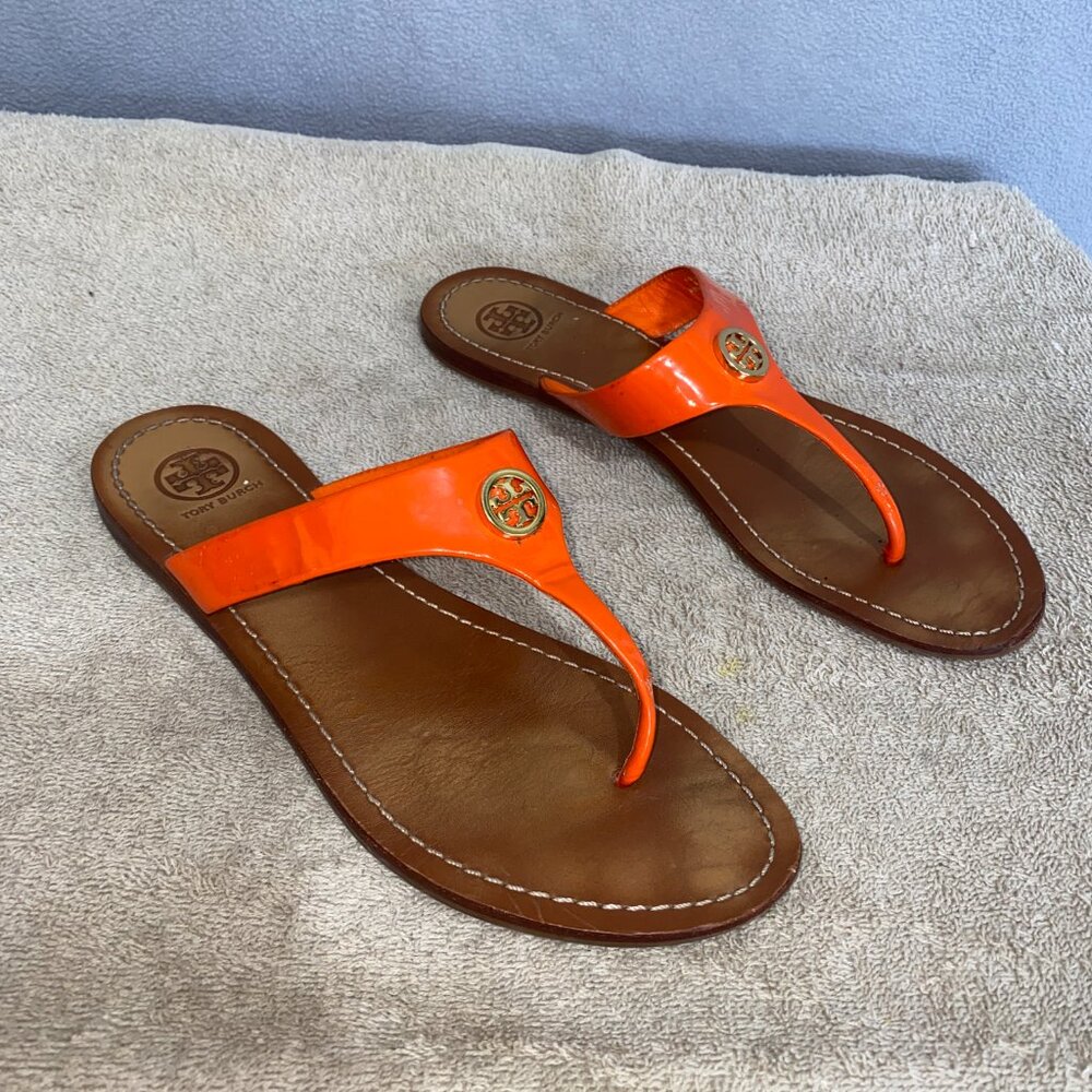 Tory Burch Orange Patent Leather Logo Thong Sandals Flip Flops Size 6.5 - Picture 4 of 7